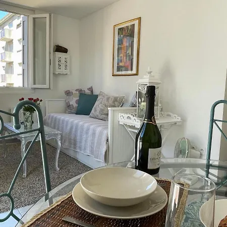 Centre With Private Sunny Terrace Апартаменти *