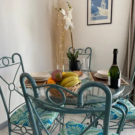 Centre With Private Sunny Terrace Апартаменти