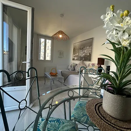 Centre With Private Sunny Terrace *