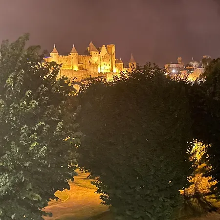 Centre With Private Sunny Terrace Apartamento Carcasona