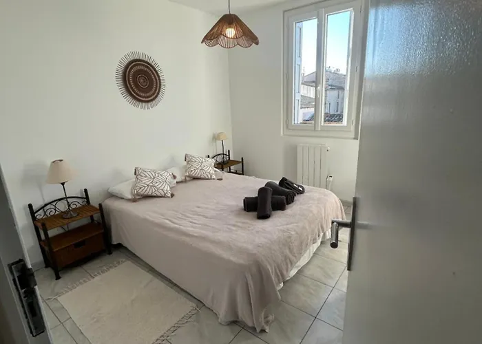 Centre With Private Sunny Terrace Apartamento Carcasona