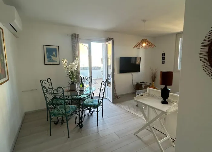 Lägenhet Centre With Private Sunny Terrace