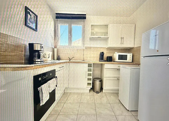 Centre With Private Sunny Terrace * Carcasona